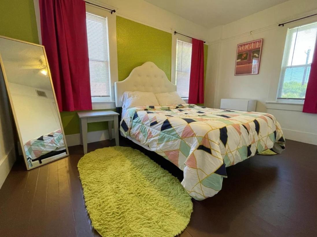 The Good Manor Hostel Fresno Room photo
