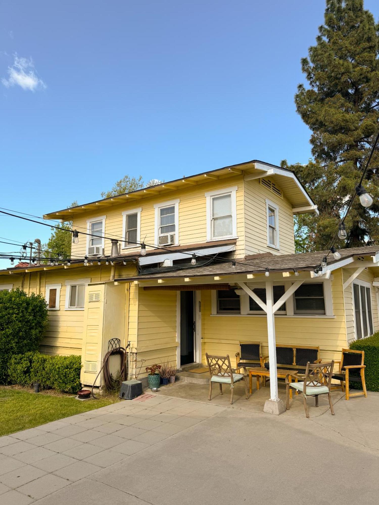 The Good Manor Hostel Fresno Exterior photo